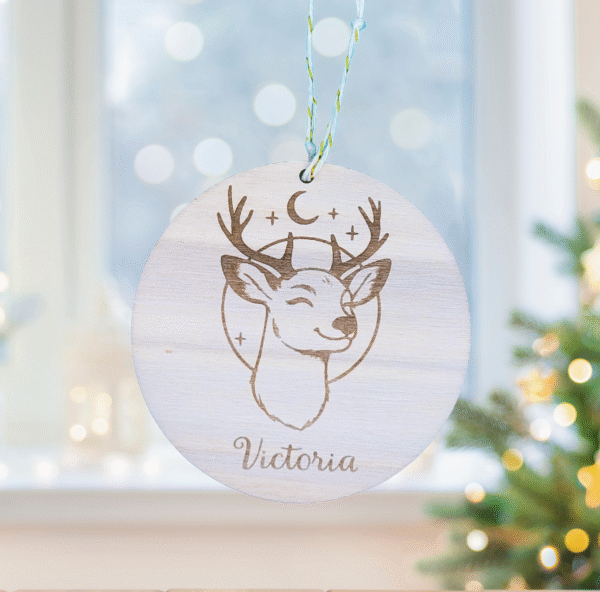 Boule de Noël motif biche