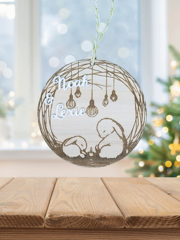 25. Lapin art. prénom relief Boule de Noël petits lapins