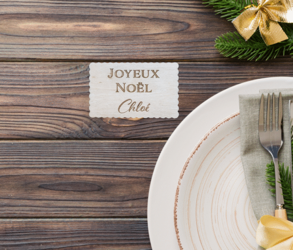Marque place en bois édition de Noël