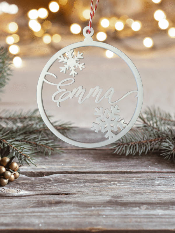 Boule de Noël prénom en acylique blanc